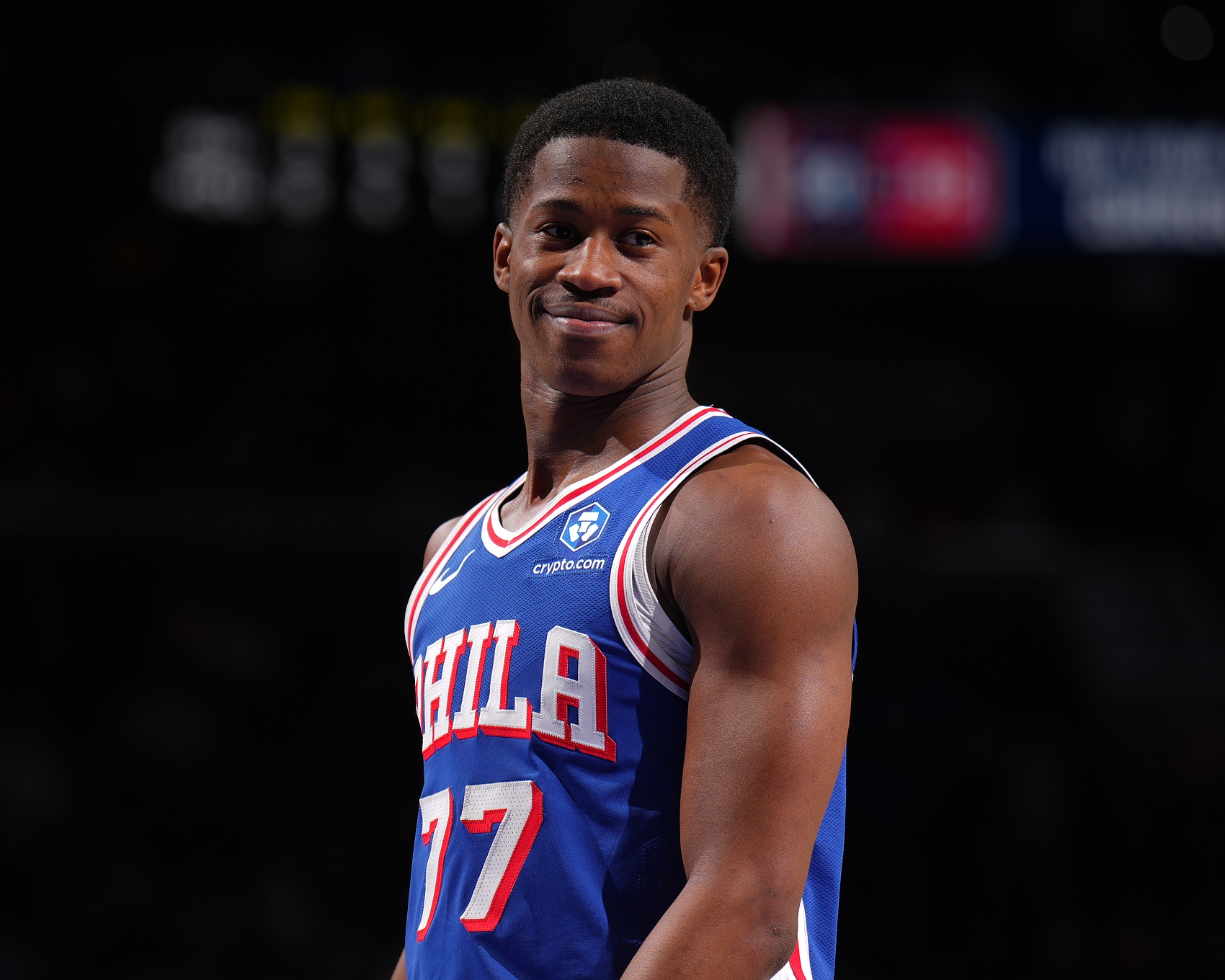 万博体育入口-白热化！恩比德助攻埃奇库姆三分命中 76人追到2分