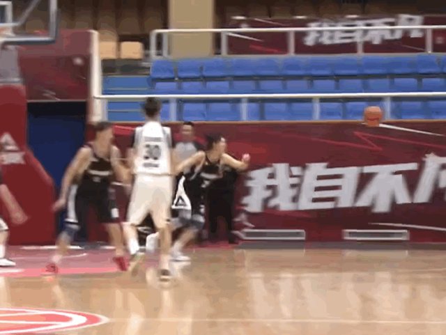 万博体育-【观察】孙丽重伤暴露WCBA有多不职业