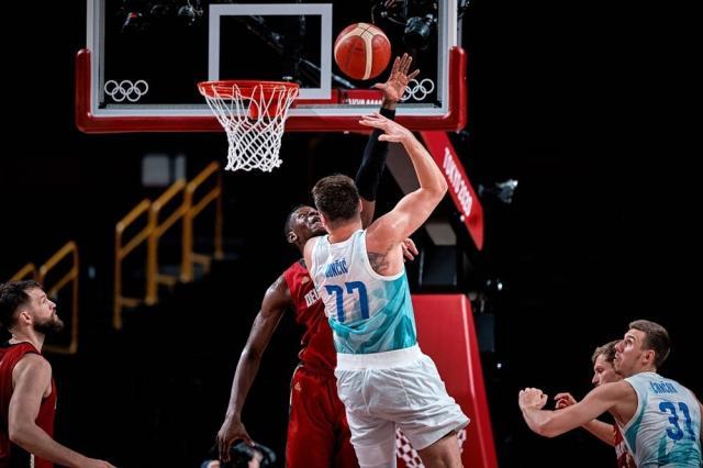 万博体育-轻取德国锁定四强 东契奇国家队17胜0败有谁能挡？