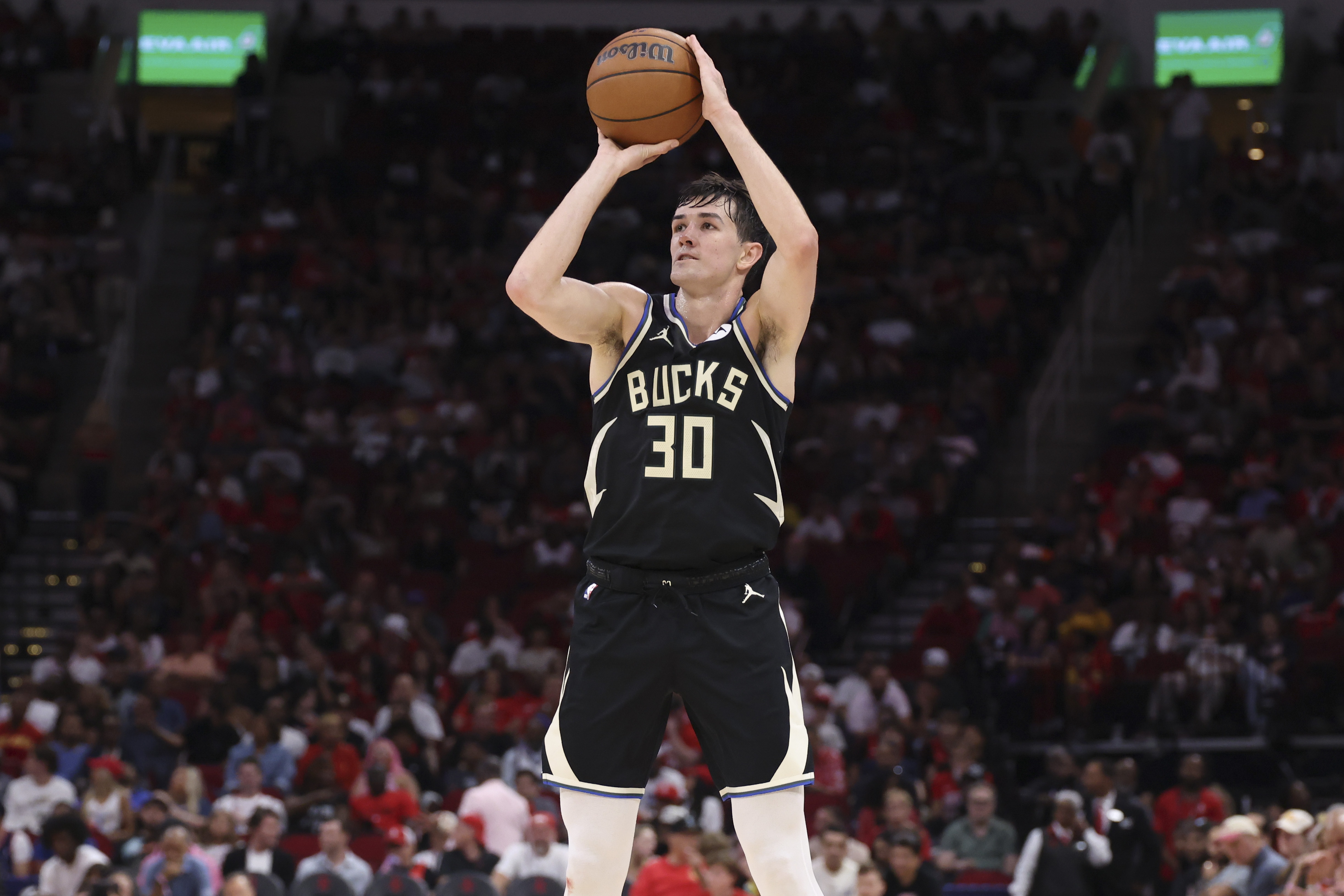 双向合同！科马克·瑞安常规赛最后7场场均19.6分 3分命中率47.9%